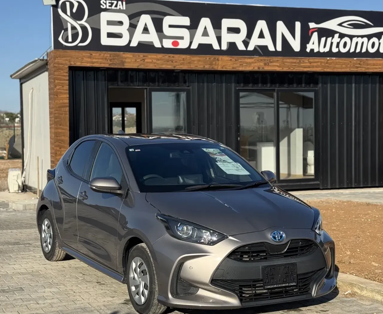2021 Toyota Yaris 1.5 Hybrid Kıbrıs | KKTC İkinci El Satılık Araba - Fotoğraf 1