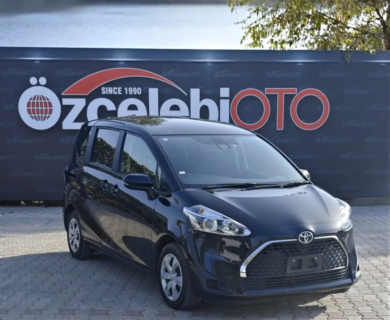 2022 Toyota Sienta Sienta 1.5 i Kıbrıs | KKTC İkinci El Satılık Araba - Fotoğraf 1
