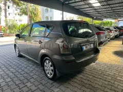 2005 Toyota Verso 1.6 Kıbrıs | KKTC İkinci El Satılık Araba - Thumbnail 4
