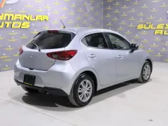 2021 Mazda Mazda 2 1.5 Sky-G Kıbrıs | KKTC İkinci El Satılık Araba - Thumbnail 4