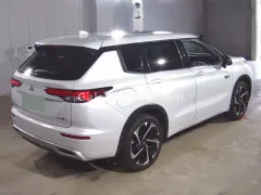 2022 Mitsubishi Outlander 2.4 Kıbrıs | KKTC İkinci El Satılık Araba - Thumbnail 6