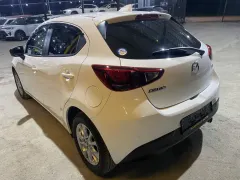 2019 Mazda Demio 1.5 16V Automatic Kıbrıs | KKTC İkinci El Satılık Araba - Thumbnail 4