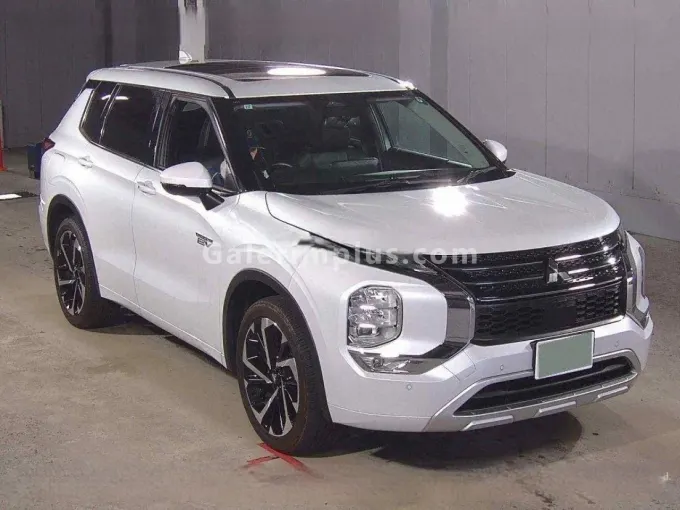 2022 Model Otomatik Mitsubishi Outlander