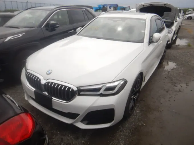 2022 BMW 5 Serisi 523 d xDrive Benzin Otomatik Gazimağusa İlan görseli - GalerimPlus