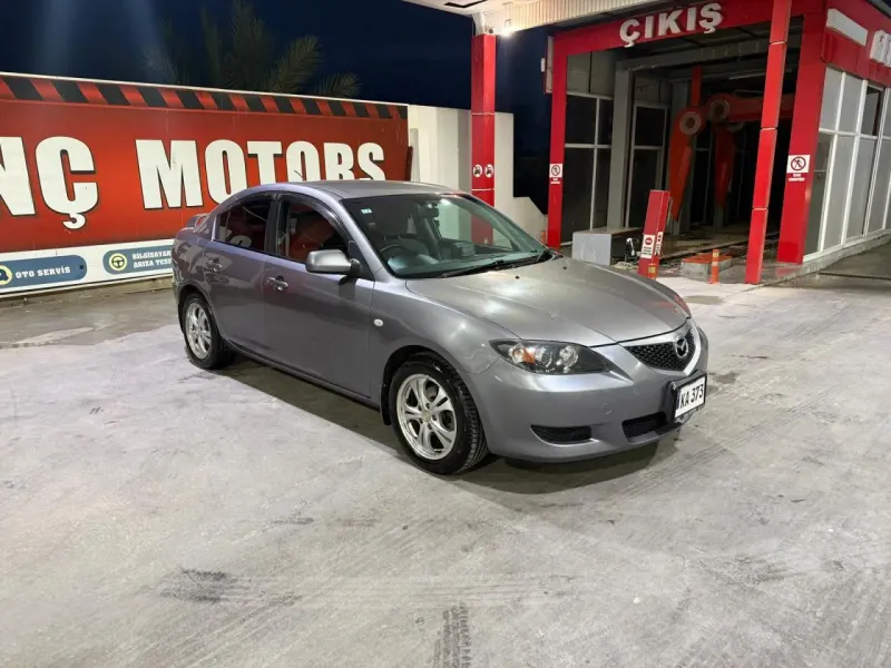 2005 Mazda Axela