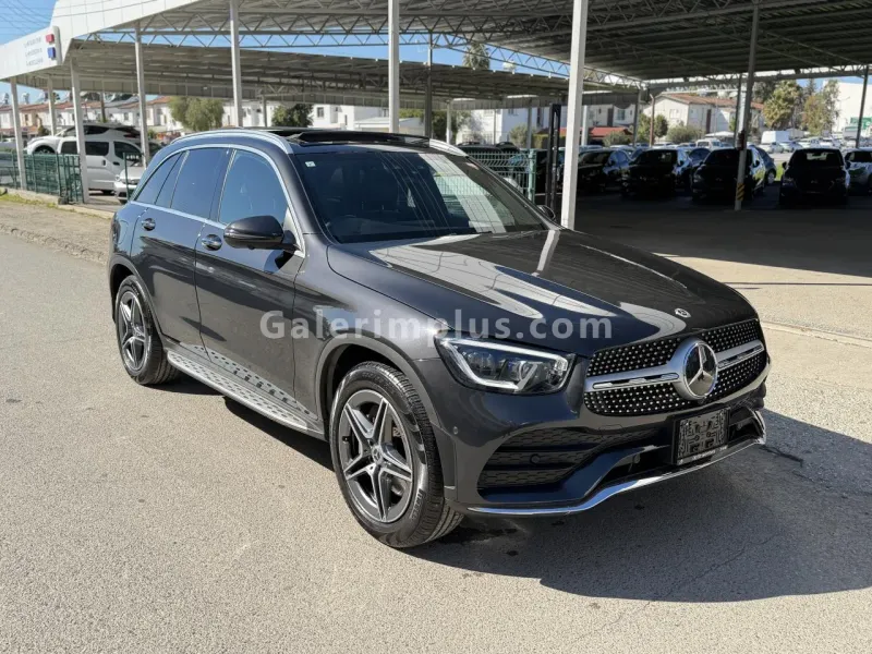 2021 Mercedes-Benz GLC