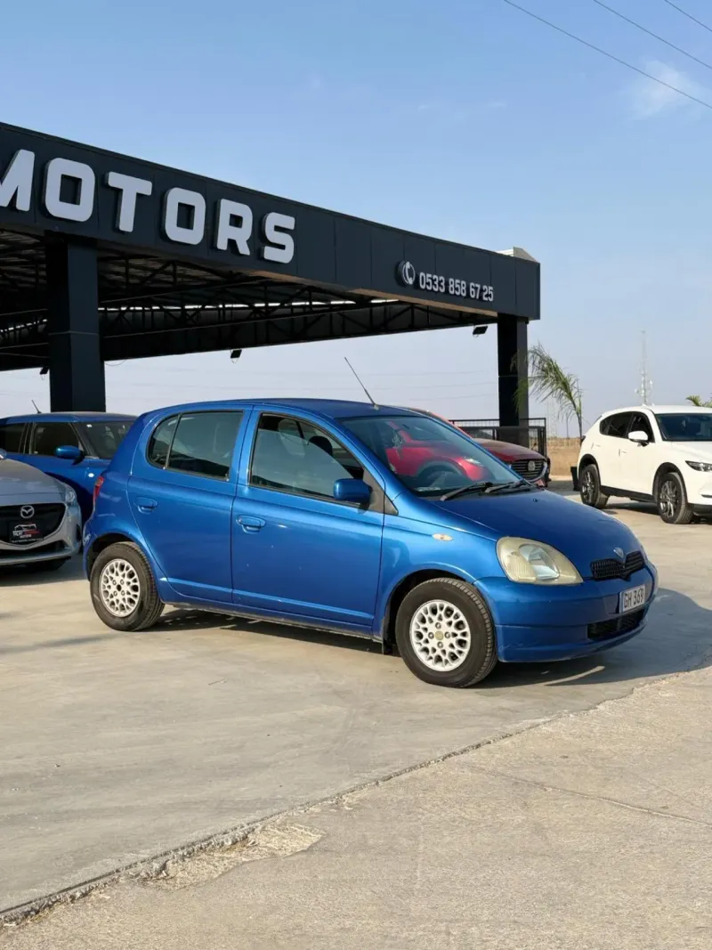 2001 Toyota Vitz
