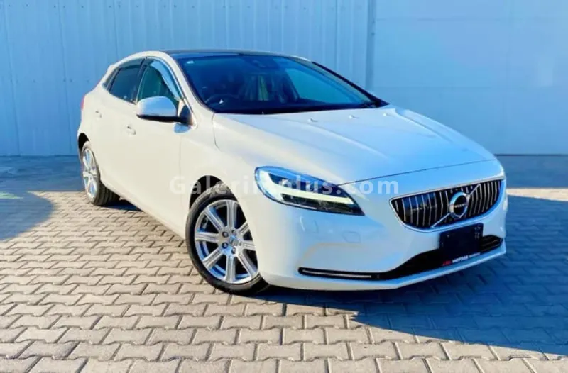 2020 Model Otomatik Volvo V40