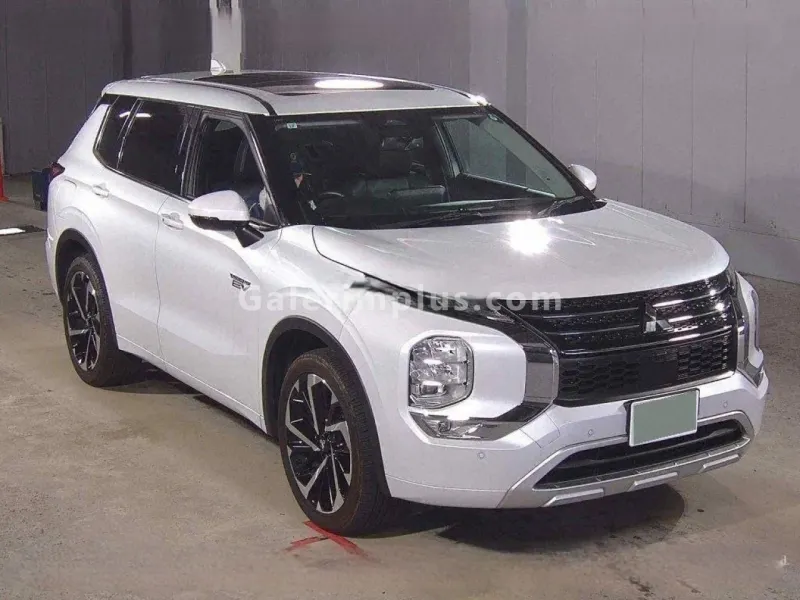 2022 Model Otomatik Mitsubishi Outlander