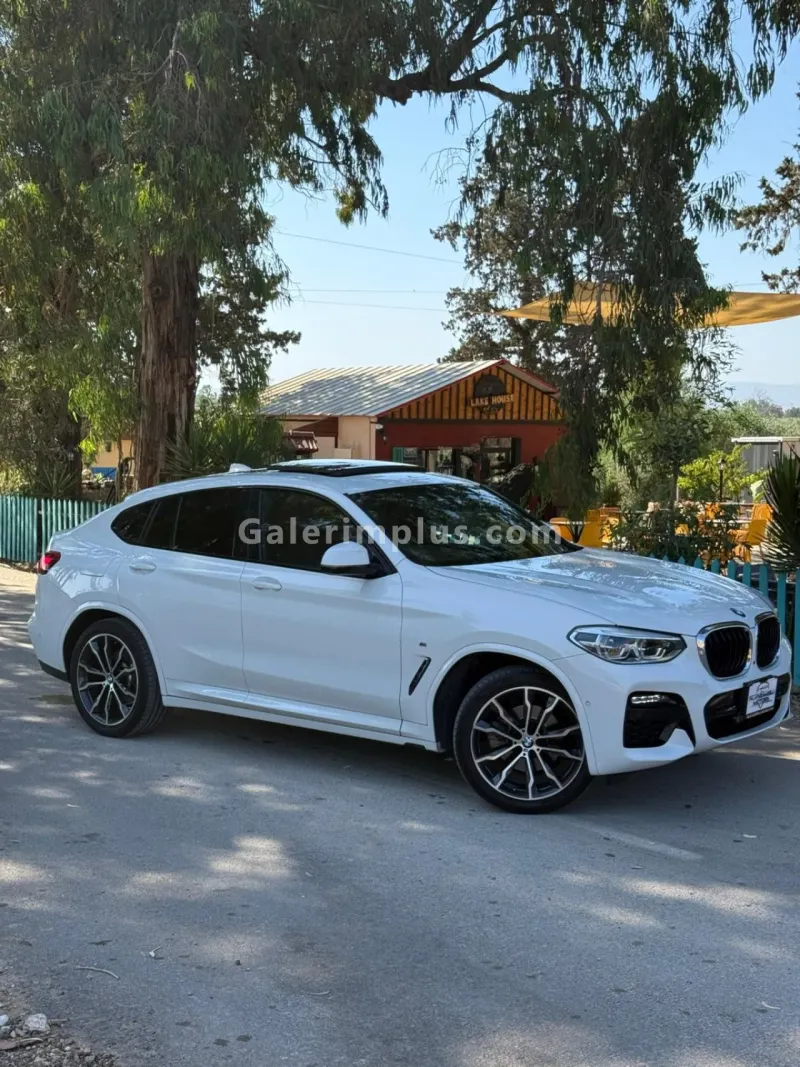 2022 BMW X4