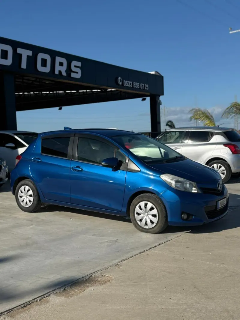 2011 Toyota Vitz