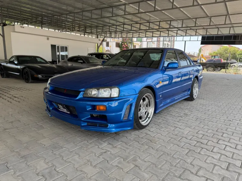 2000 Nissan Skyline