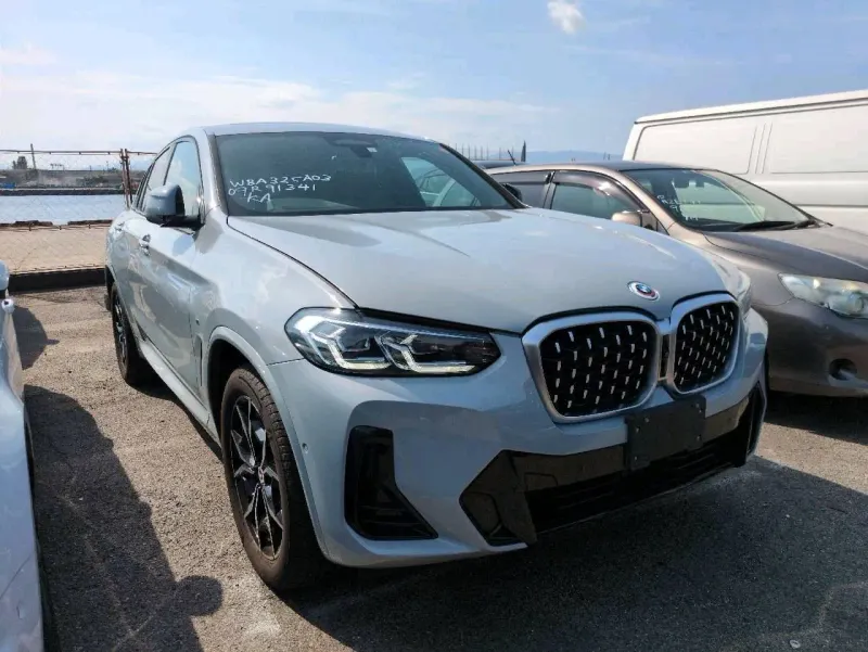 2023 BMW X4