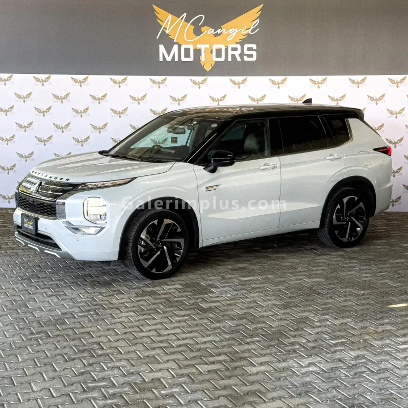 2023 Model Otomatik Mitsubishi Outlander
