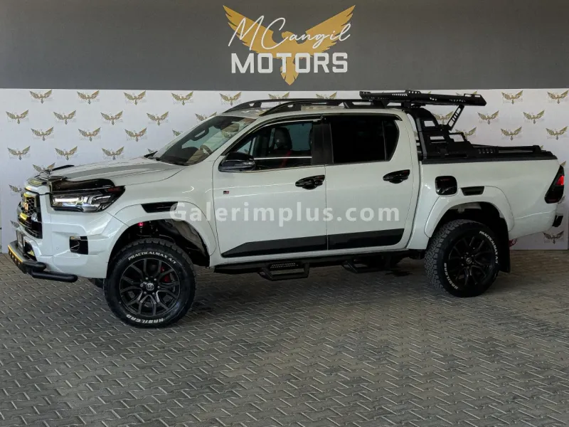 2025 Model Otomatik Toyota Hilux