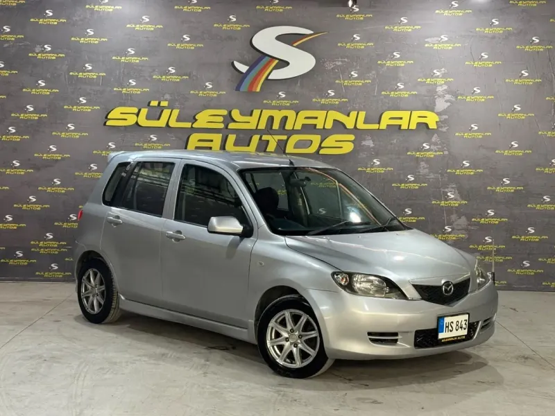 2002 Mazda Demio