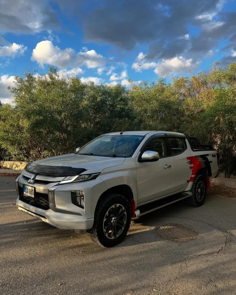 2020 Mitsubishi L 200