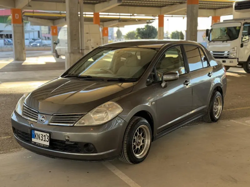 2006 Model Otomatik Nissan Tiida