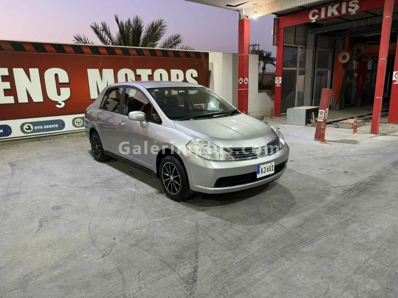 2005 Model Otomatik Nissan Tiida